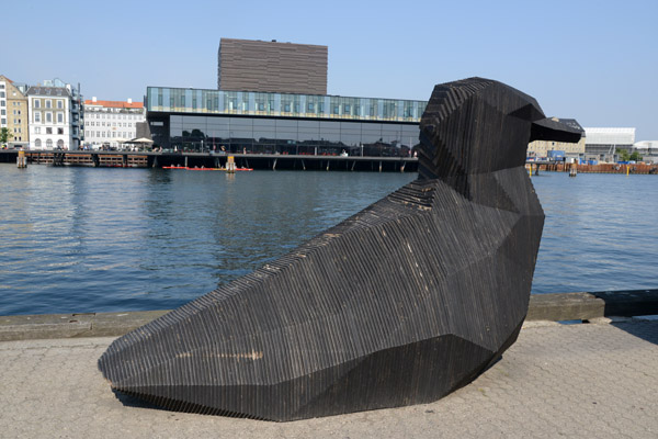 Giant sea bird sculpture, Trangravsveij, Copenhagen