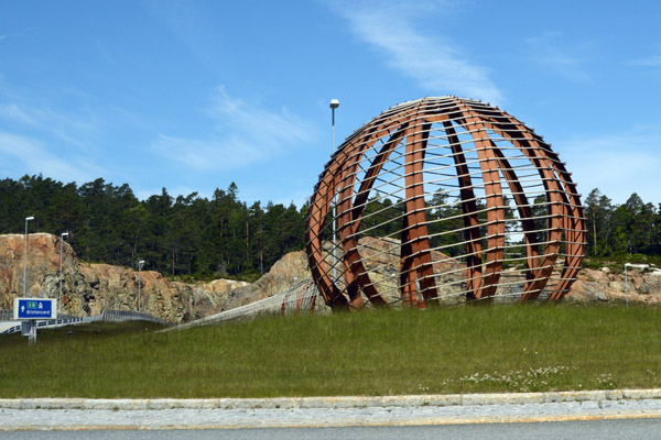 Sphere Roundabout, Lillesand
