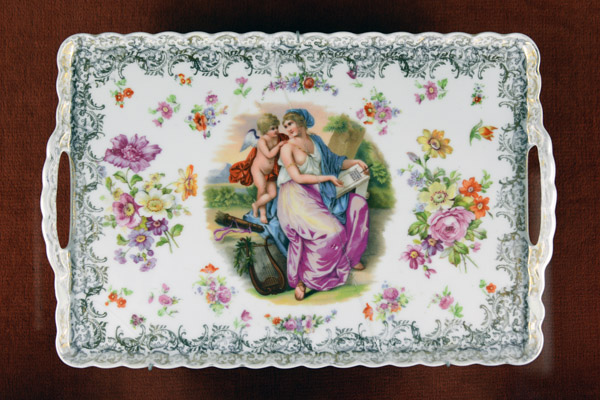 Porcelain tray with Cupid and a woman, Trakai Castle