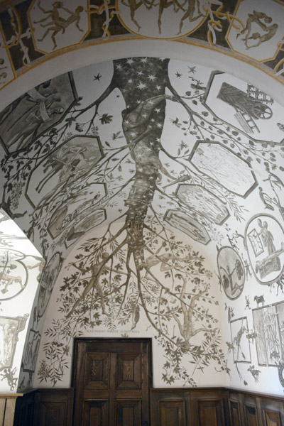 Vaulted ceiling of the small side room with the Tree of the World