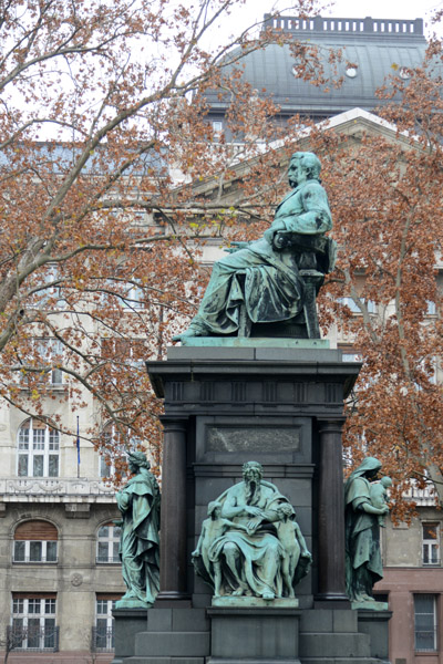 Ferenc Dek Statue, Szchenyi Istvn tr, Budapest