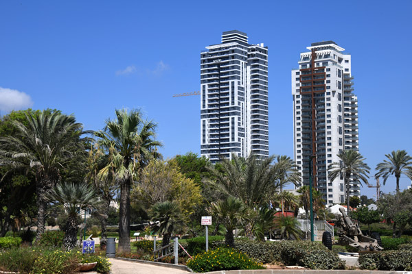 Israel Aug22 1098.jpg