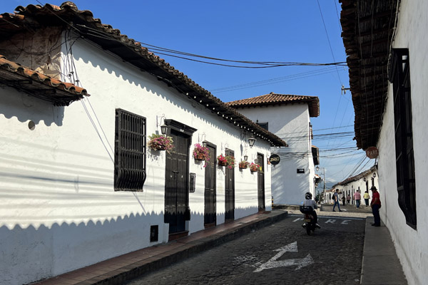 Colombia ip24 1104.jpg