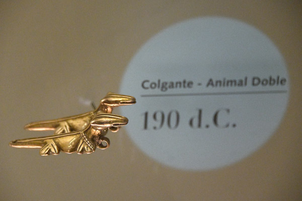 Pair of animal pendants - 190 AD