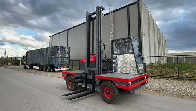 Efficient Material Handling with Side Loader Forklift: Optimize Space and Productivity