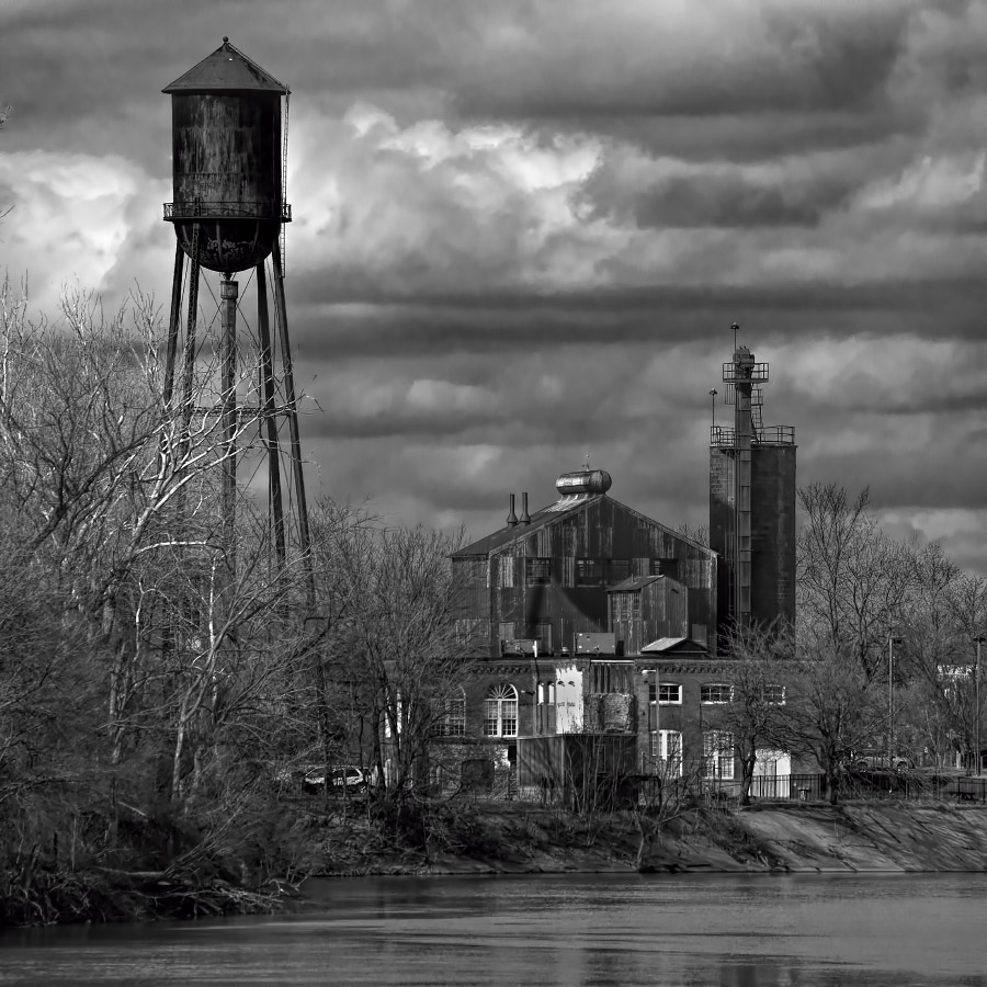 DSC07294_1_B&W_web_Sn.jpg