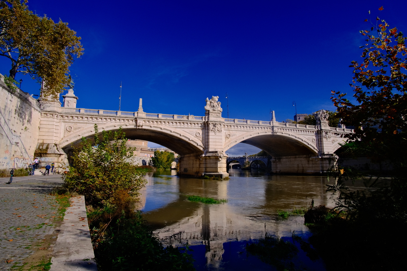 Bridge and mirror effect