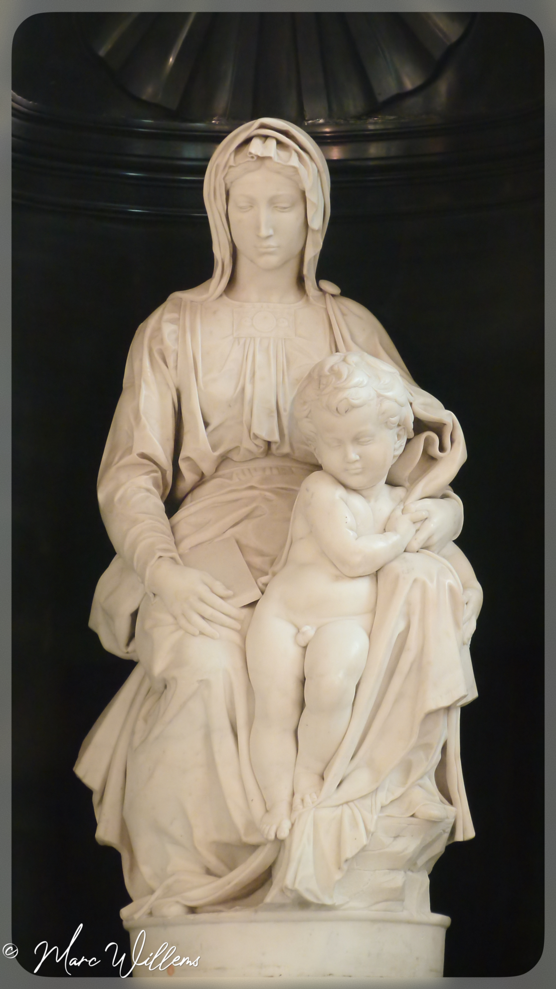 Brugse Madonna Michelangelo.JPG