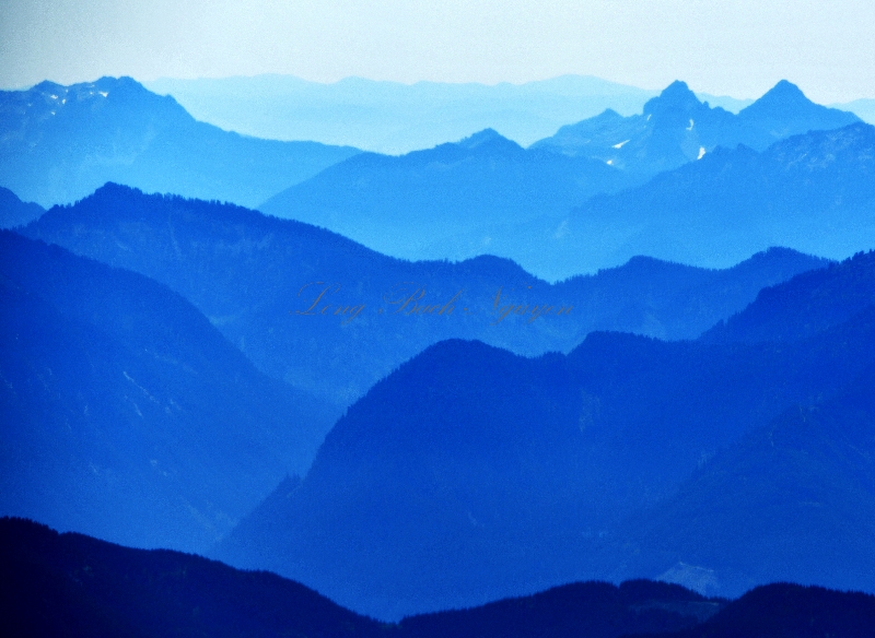Valley to Mount Hinman, Mount Daniel, Mount Stuart, Overcoat Peak, Chimney Rock, and Central Cascade Mountains, Washington 374 