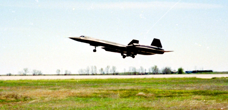SR-71 AT BEALE AFB IN 1984 