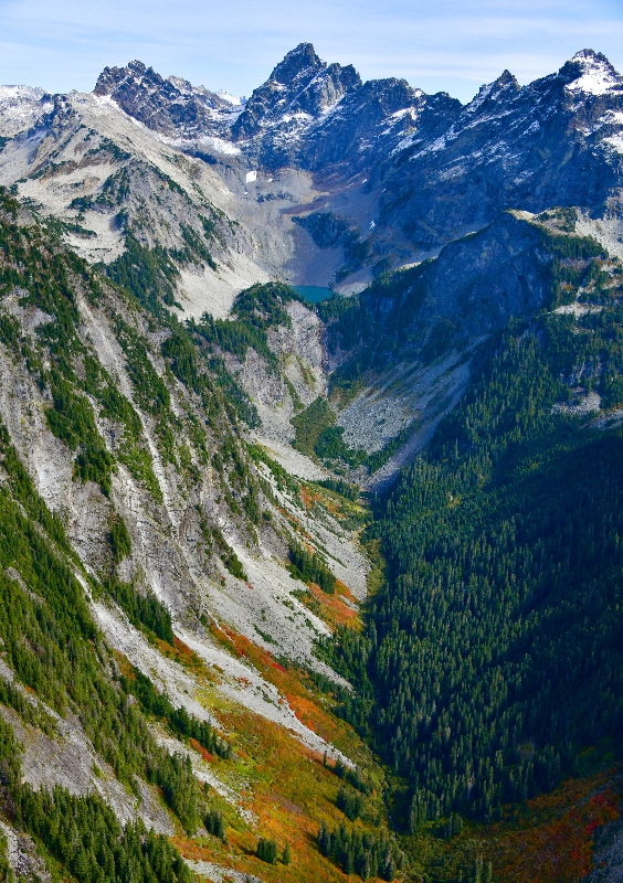 Fall Colors on Burnboot Ridge, Burnboot Creek, Iceberg Lake, Overcoat Lake, Chimney Rock, Lemah Mountain, Cascade Mountains, Was