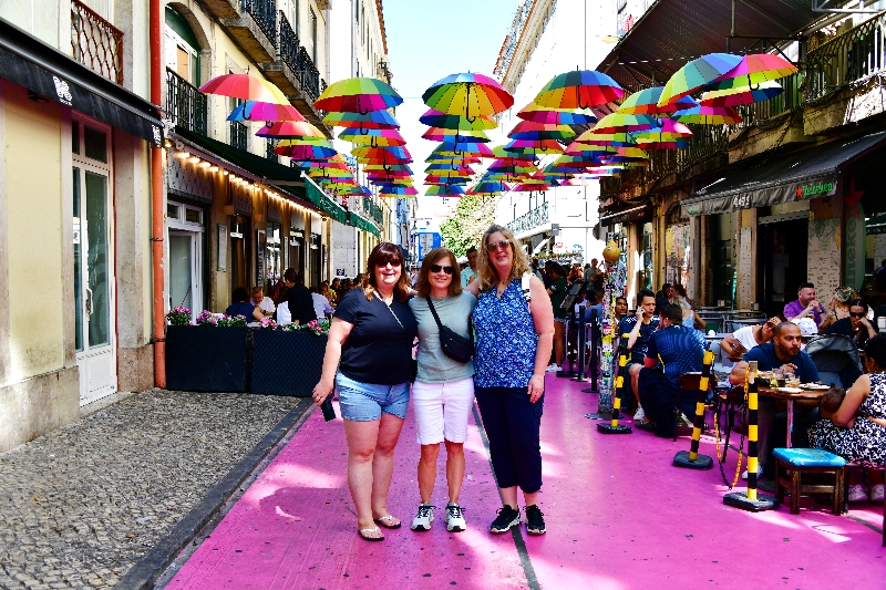 Robin, Candace, Katherine at Pink Street, Lisbon, Portugal 077   
