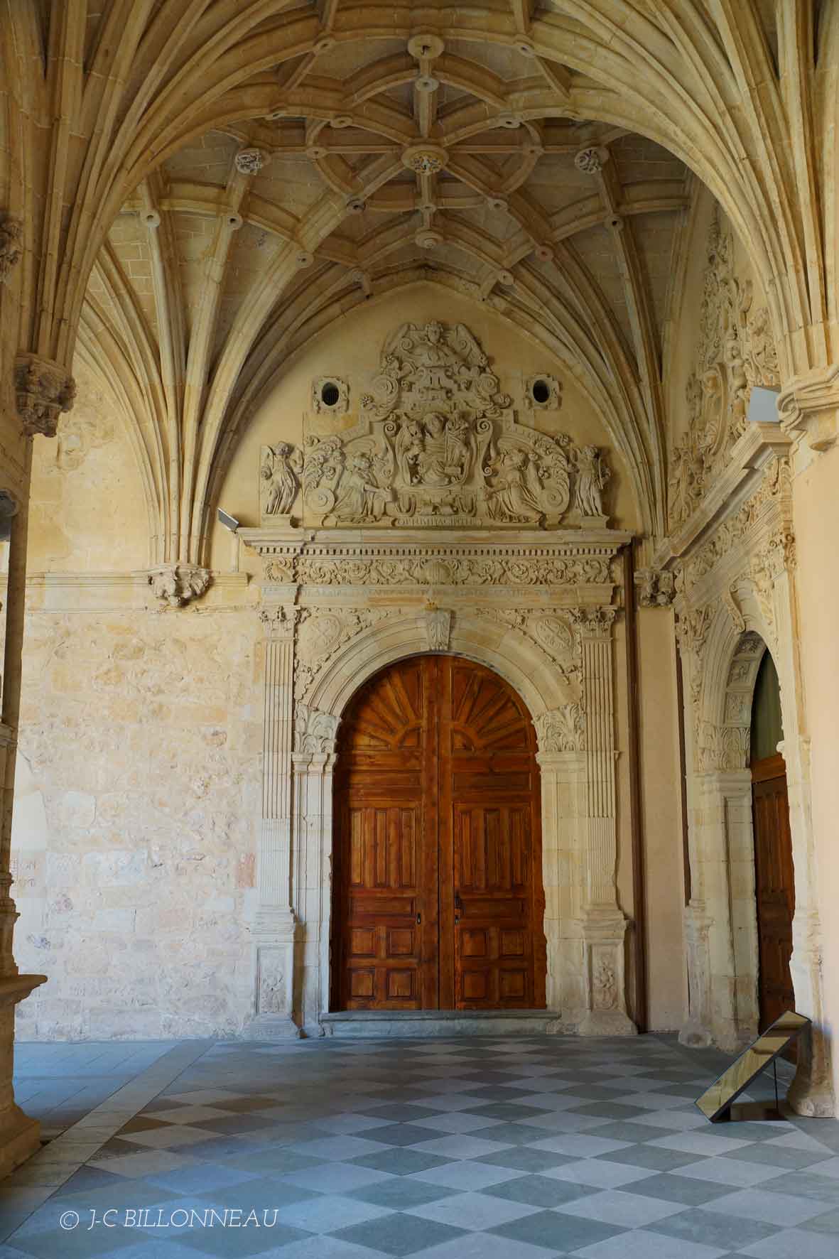 046-Convento-de-San-Esteban.jpg