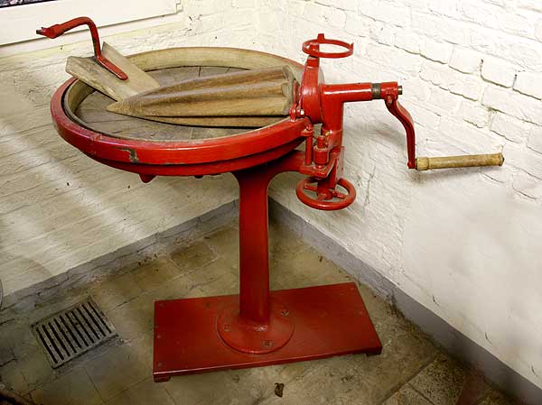 AVM-V-17-01-016-000.jpg