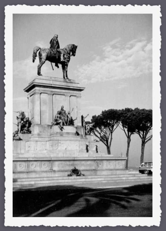 The Highest Hill of Rome - The bus is our tour bus..jpg
