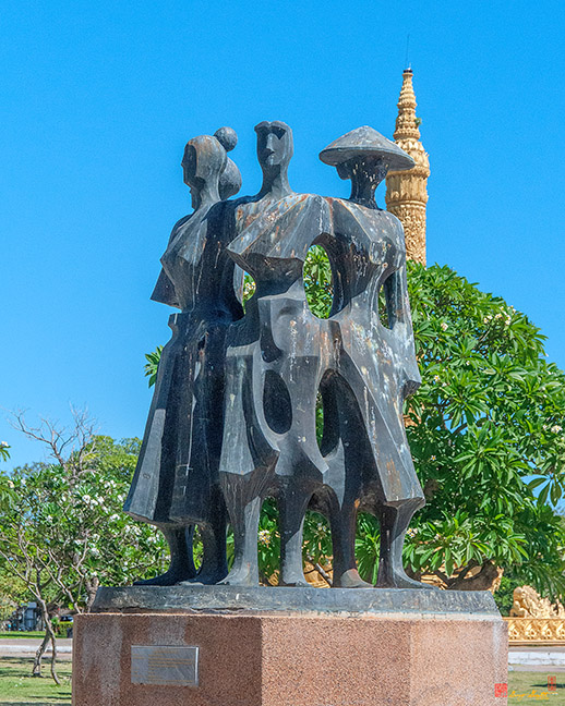 Thung Si Muang Park Monument Come Together to Move Forward (DTHU1080)