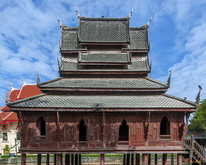 Wat Thung Si Muang Scripture Hall or Library Hor Trai Klang Nam (Tripitaka Hall) (DTHU1110)