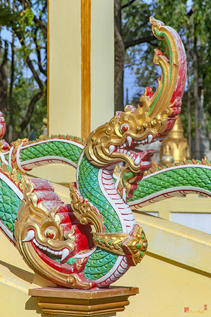Wat Bung Phra Ubosot Makara and Naga Guardian (DTHNR0210)
