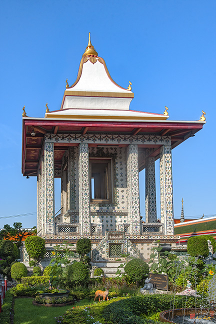 Wat Arun Pavilion (DTHB2122)
