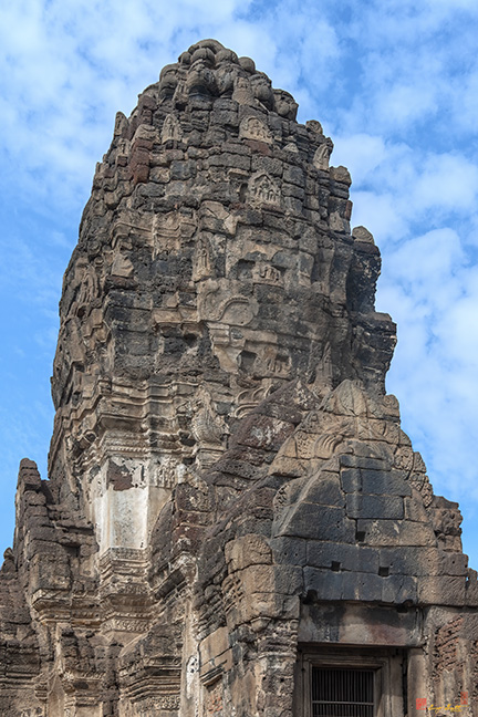 Phra Prang Sam Yod Center Prang (DTHLB0009)