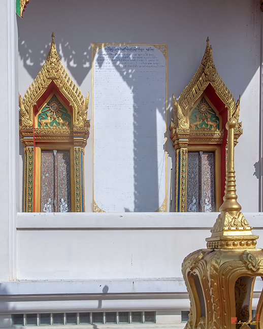 Wat Sing Thong Phra Ubosot Entrance (DTHNB0005)