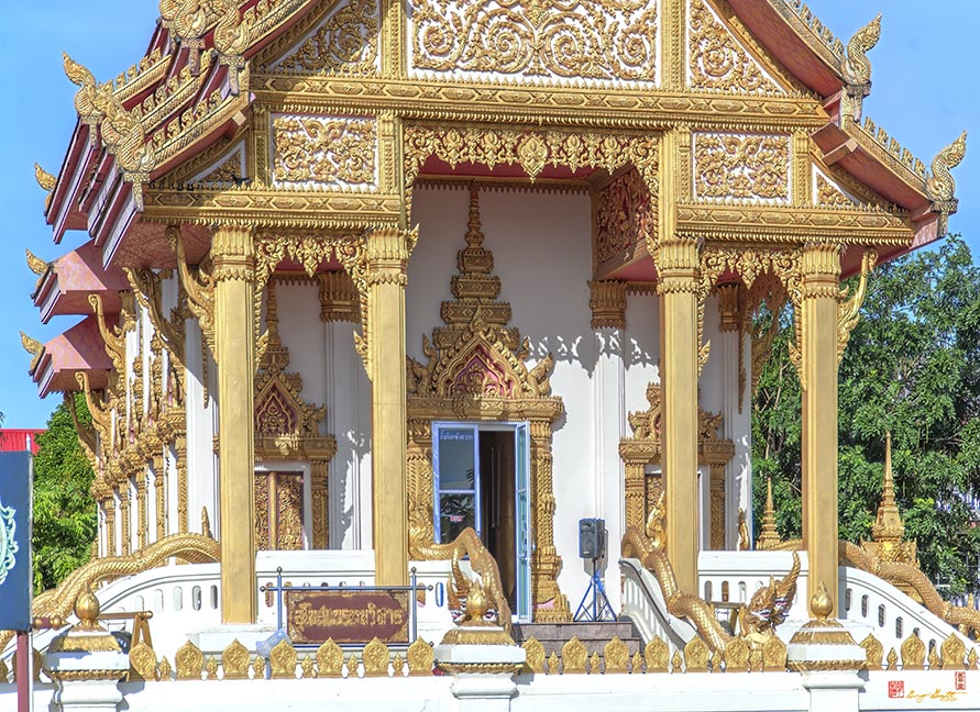 Wat Klang Phra Ubosot Entrance (DTHNP0105)