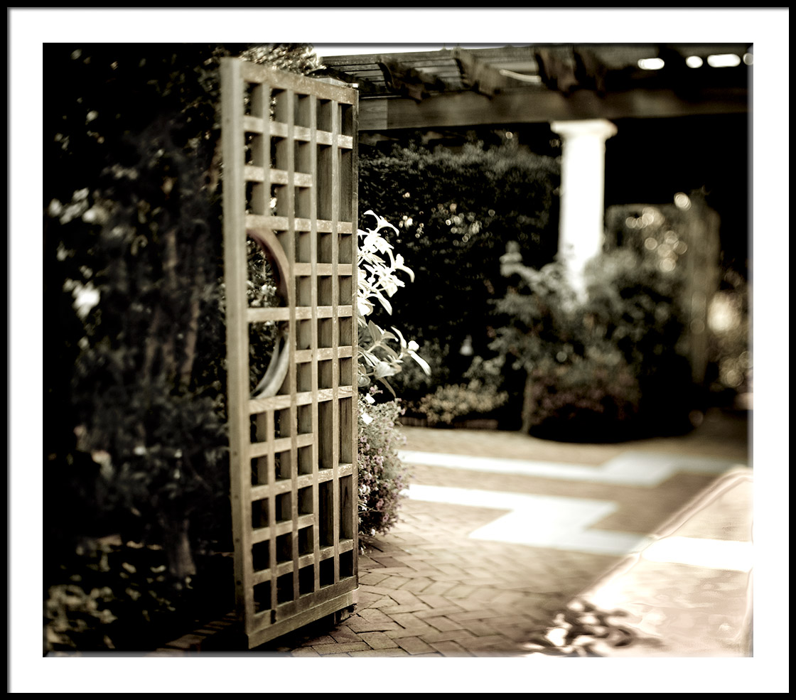 Gate
