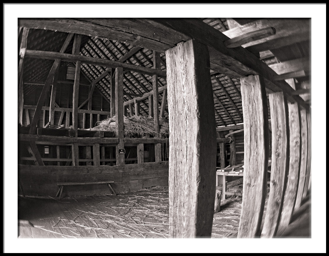 Old Salem Barn mono 2