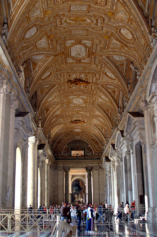 40288 - Entering St. Peters Basilica
