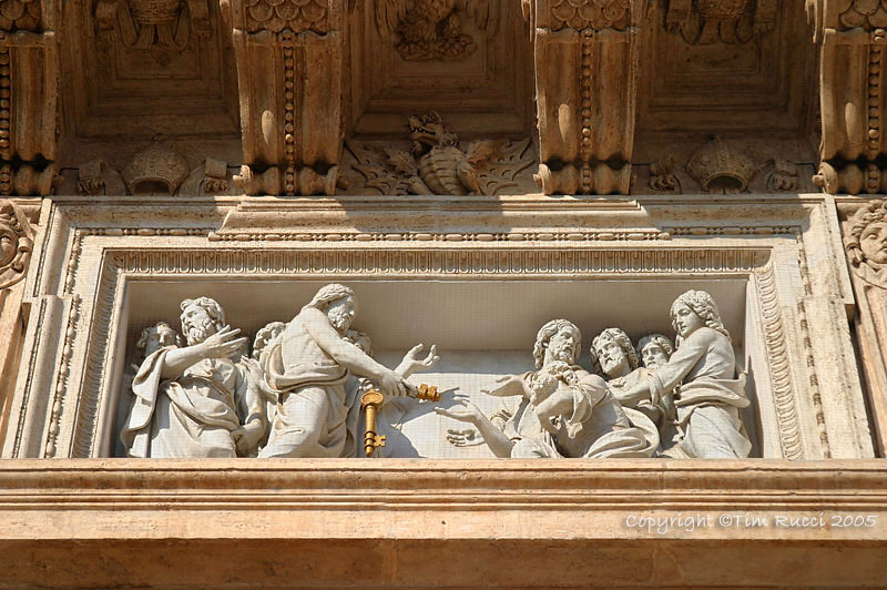 40297c - Art outside St Peters Basilica