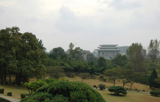 Towards the Arch of Triumph