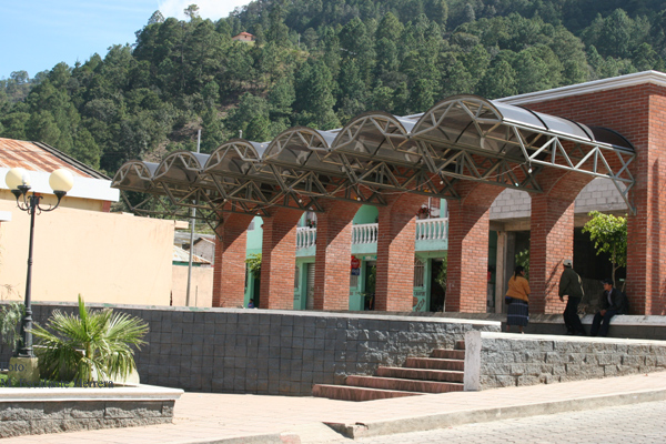 Escenario al Aire Libre en el Parque