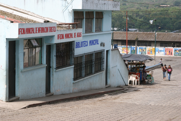 Biblioteca y Otras Oficinas Municipales