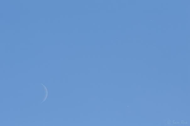 Midday Crescent Moon, Venus and Jupiter