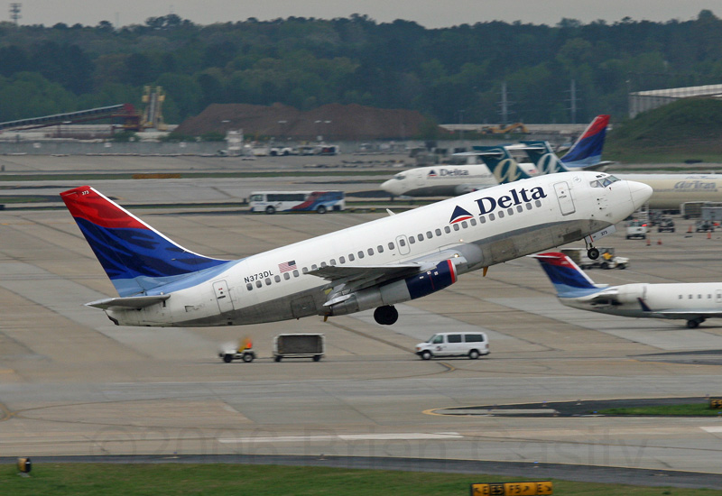 Delta Air Lines N373DL
