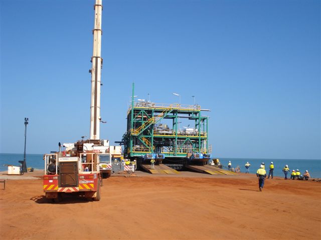 Barge unloading MS33.JPG