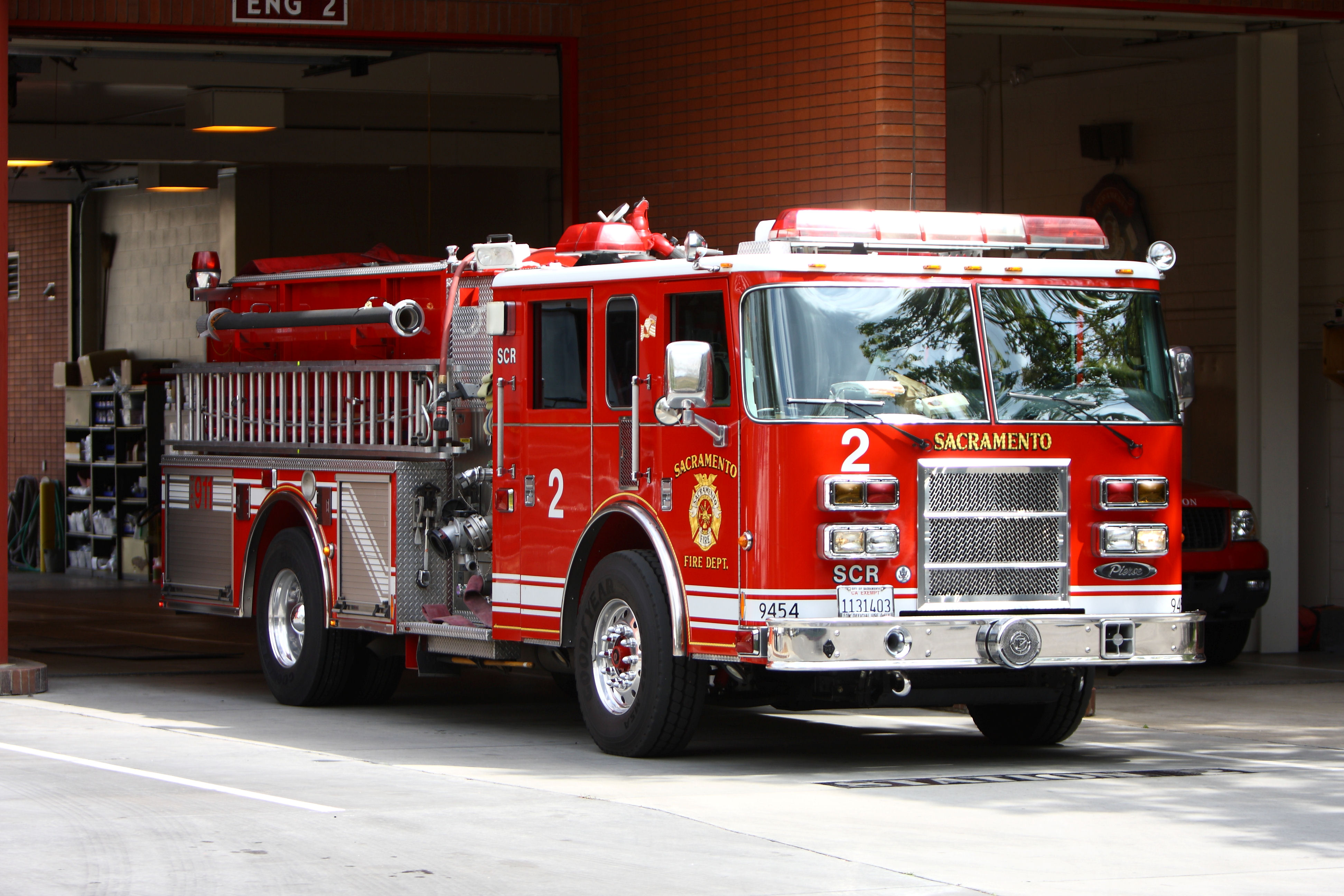SacramentoCA  Engine 2 Sits In Front 4-1-10 1159 AM.JPG