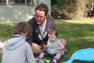 o2/04/556104/1/124096905.vicaPvYC.Firstbirthday7ZacDouglasSaskia.jpg