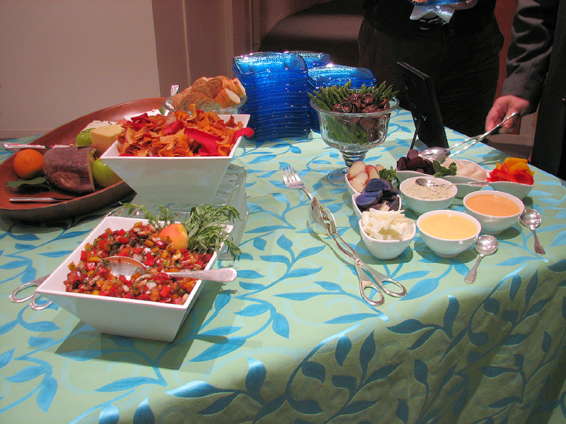 Roasted Sweet Pepper and Basil Salsa with Tera Chips