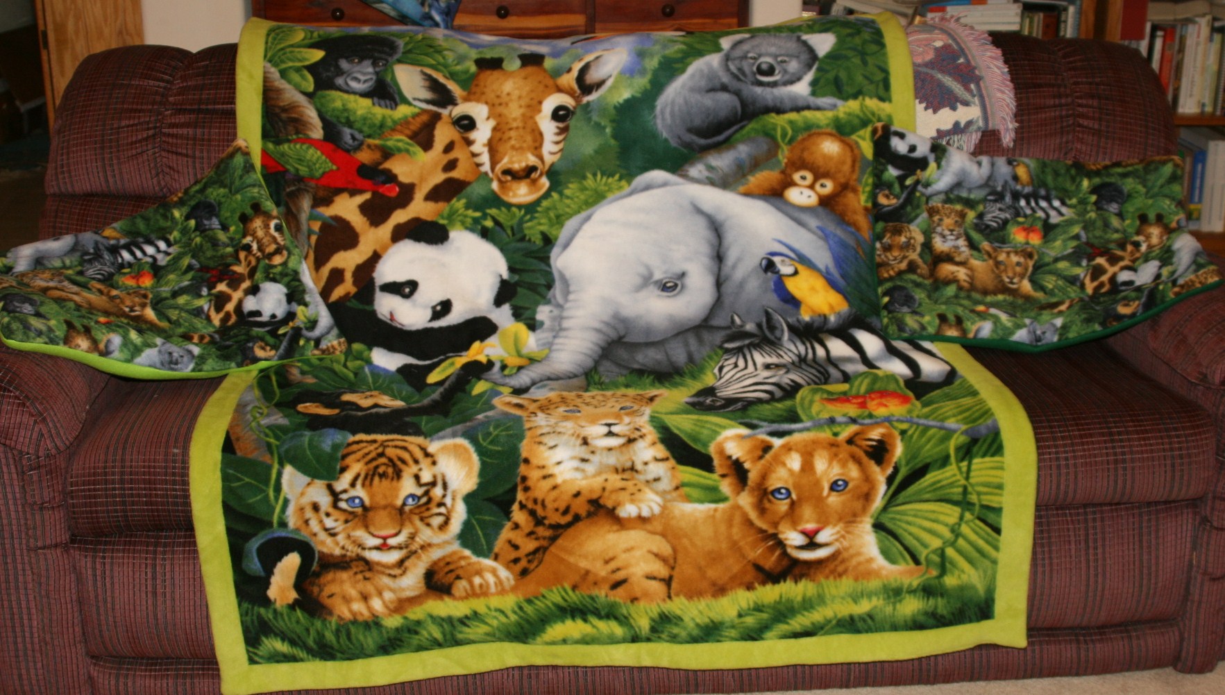 Jungle Blanket & 2 Crate Pads