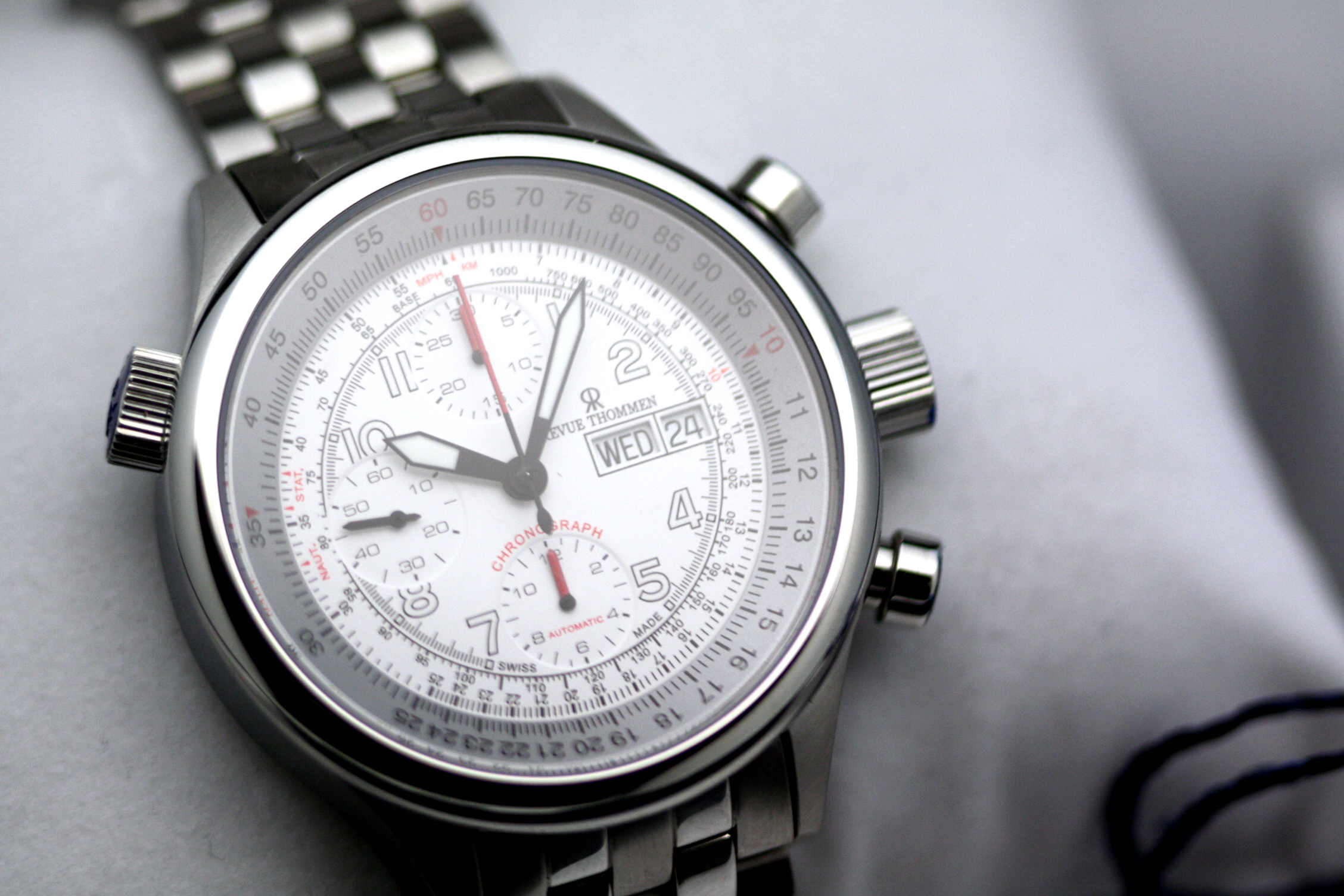 Revue Thommen Sliderule Pilot Chrono
