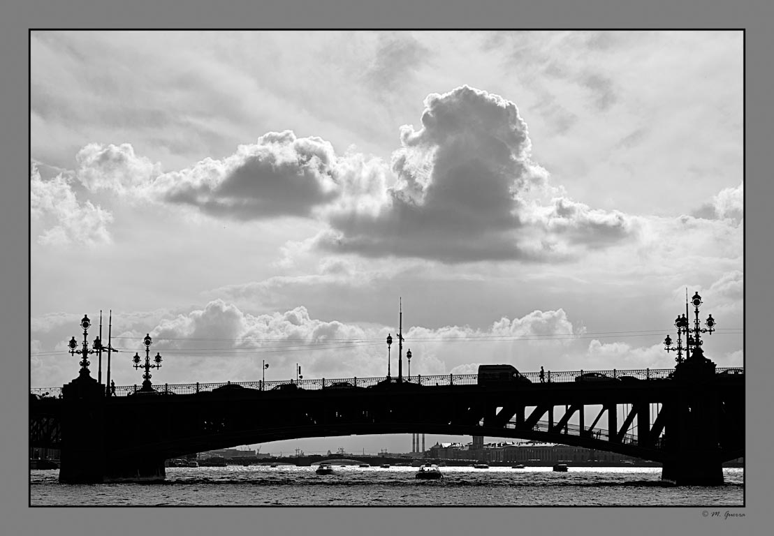 16 Bridge over the Neva