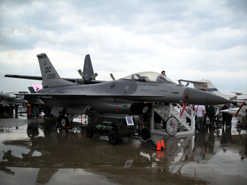 F-16 Fighting Falcom 