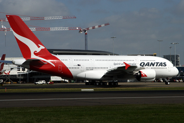 QANTAS AIRBUS A380 SYD RF IMG_8497.jpg