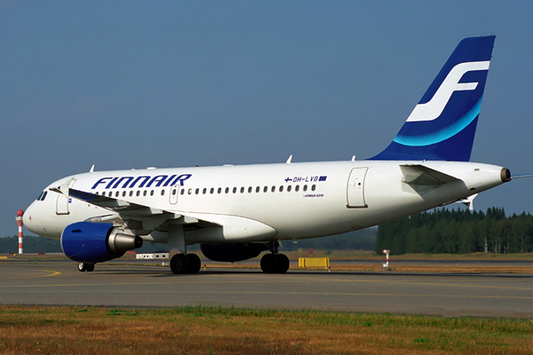 FINNAIR AIRBUS A319 HEL RF 1648 31.jpg