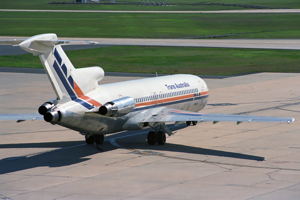 TRANS AUSTRALIA BOEING 727 200 MEL RF 072 2.jpg