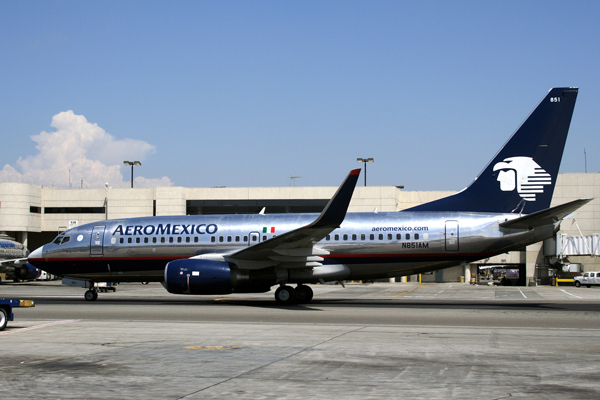AERO MEXICO BOEING 737 700 LAX RF D0003.jpg