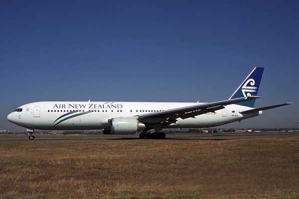 AIR NEW ZEALAND BOEING 767 300 SYD RF 1680 7.jpg