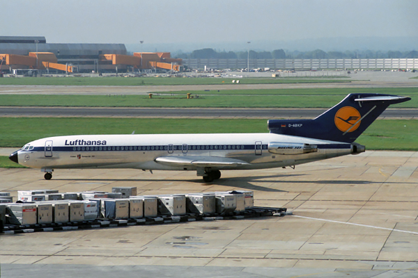 LUFTHANSA BOEING 727 200 LHR RF 054 21.jpg