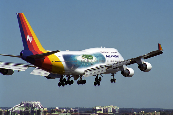 AIR PACIFIC BOEING 747 400 SYD RF 1759 15.jpg